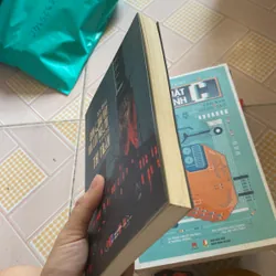 Những con quái vật đội lốt người trong thị trấn  735957