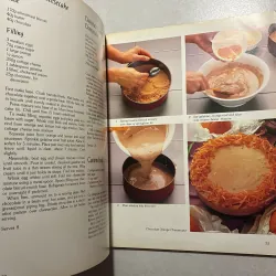 The Chocolate Lovers Cookbook 759305