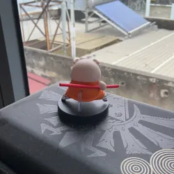 Kung Fu Pig figurine 1033355