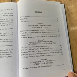 Một số vấn đề về dân chủ độc tài và phát triển  1022796