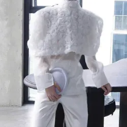 Áo sơ mi nữ cổ điệu tay phồng màu đỏ phối quần trắng phong cách mới