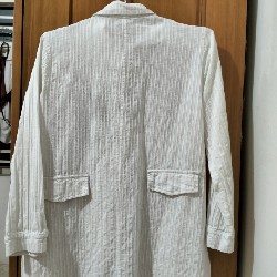 Áo sơ mi trắng dáng dài free size, hoa thêu, 10% cotton 18723