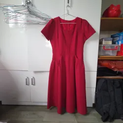 Váy Đỏ Đô qua dài qua đầu gối cổ vuông 1006197