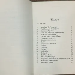 Camera Lucida: Reflections on Photography - Roland Barthes (Penguin Vintage) 731658