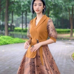 Đầm hãng sosy sz M , hàng mới 99%