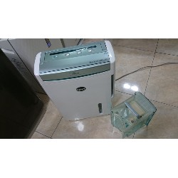 ( USED 95% ) TOSHIBA RAD-63DHX MÁY HÚT ẨM MADE IN JAPAN 56748