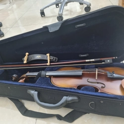 Pass Đàn violin 4/4 - likenew - đầy đủ phụ kiện và hộp 550469