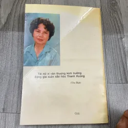 Vàng. Tập kịch - thanh hương. Có chữ ký tặng. 3b2 1040649