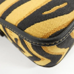 Túi Fendi Baguette Mini 8BS017 AJ7U 619168