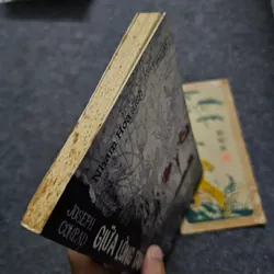 Giữa lòng tăm tối 734059