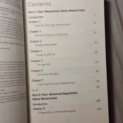 The Ultimate Negotiation Book: Master Persuasion, Influence, and NLP 933924
