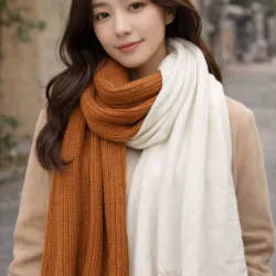 Khăn len nâu ấm áp – khăn trắng nhẹ Hai kiểu, hai phong cách nhưng đều cực dễ phối đồ.  937050
