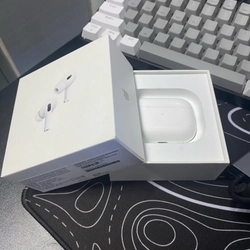 Air pods pro cũ tai phải bị chập chờn khi sạc  379138