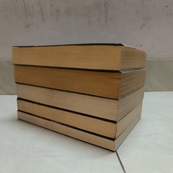 Hải tặc ma cà rồng - Justin Somper 524108
