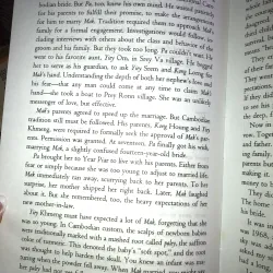 When broken glass floats: growing up under the Khmer rouge- Chanrithy Him 1002946