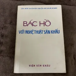 Bác Hồ với nghệ thuật sân khấu