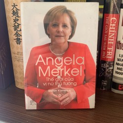 Sách lịch sử :Angela Merkel - Thế Giới Của Vị Nữ Thủ Tướng-Mới 90% còn seal