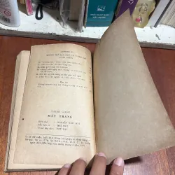 II Sách Khoa Học Và Kỹ Thuật: Mặt Trăng - Thanh Giang - 1978 1005006