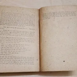 Truyện ký CHUYỆN THƯỜNG NGÀY Ở HUYỆN (Valenlin Ovechkin 731438