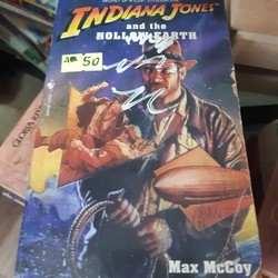 Indiana Jones And The Hollow Earth - Max McCoy 174532