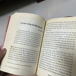 Cách mạng tháng mười Ký ức và Sự Thật (Bìa mềm) 689391