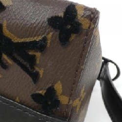 Túi đeo chéo Louis Vuitton Monogram Taffeta Triangle M45070 - Hàng hiệu Chính hãng 766472