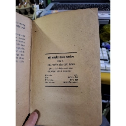 Đệ nhất phu nhân tập 1 Hoàng Trọng Miên mới 70% ố rách bìa 1988 Văn học Việt Nam HCM1709 924504