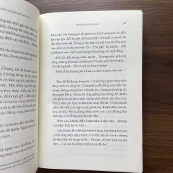 Chiến trang không có một khuôn mặt phụ nữ - Svetlana Alexievich 1005407