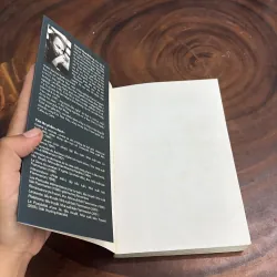 II Tiểu Thuyết: Hạt Cơ Bản - MICHEL HOUELLEBECQ - 2006 976268