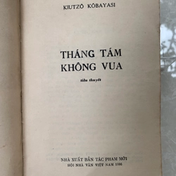 THÁNG TÁM KHÔNG VUA - KIUTZÔ KÔBAYASI 549364