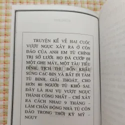Truyện ký VƯỢT CÔN ĐẢO -Đồng Đen -câu chuyện anh hùng của những người tù chính trị Côn Đảo 753177