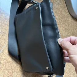 cần pass túi xách thời trang cho nam mới mua da thật 100% bao text  675075