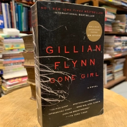 GONE GIRL - THE ADDICTIVE NO.1 BESTSELLER THAT EVERYONE IS TALKING ABOUT - GILLIAN FLYNN 120808