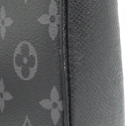 Túi đeo chéo ngoài trời Louis Vuitton Taiga Lama M30741 - Hàng hiệu Chính hãng 802799