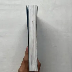 Love for Imperfect Things: How to Accept Yourself in a World Striving for Perfection 793757