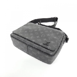 Túi đeo vai Louis Vuitton Monogram Eclipse District PM M46255 - Hàng hiệu Chính hãng 768152