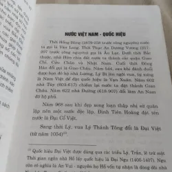 Cuốn sách này là một tài liệu lịch sử trình bày các triều đại Việt Nam, 761676