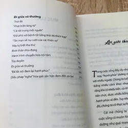 ĐI GIỮA VÔ THƯỜNG 1024381