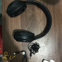 tai nghe chụp tai đen