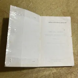 TIẾNG CƯỜI TRONG BÓNG TỐI- VLADIMIR NABOKOV 713683