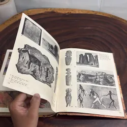 [Xem Kỹ Ảnh] - II Sách Lịch Sử: Con Người Trở Thành Khổng Lồ - 1982 1022276