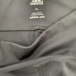 Quần tập form lỡ, hiệu Adidas