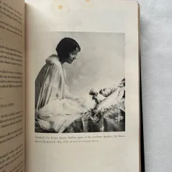 The Monarchy: An Oral Biography of Elizabeth II - Deborah H. Strober, Gerald Strober  795396