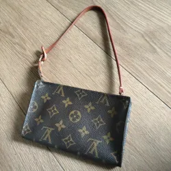 LV NHỎ XINH, VỪA ĐIỆN THOẠI XSmax 758251