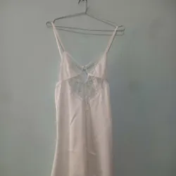 Váy ngủ 2 dây lụa satin phối ren ngực và lưng quyến rũ