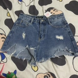 Quần short nữ màu xanh