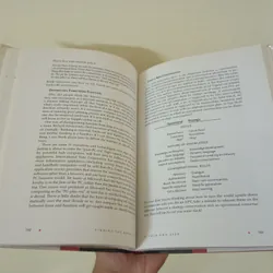 Leading the revolution, sách ngoại văn tiếng Anh, english book, tiểu thuyết  596213