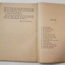 Tập truyện các nước Á - Phi: CON ĐƯỜNG DƯỚI ÁNH TRĂNG 708974