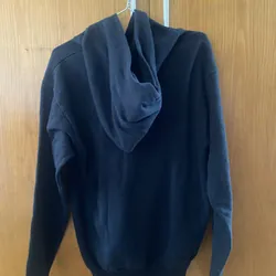 Hoodie đen size S 591096