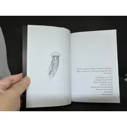 [Phiên Chợ Sách Cũ] Tâm Tư Của Một Chú Sứa - Courtney Peppernell 2804, 2021 445679